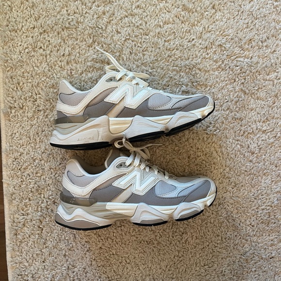 New Balance Cream and Gray Athletic Shoes 9060 - Picture 8 of 11